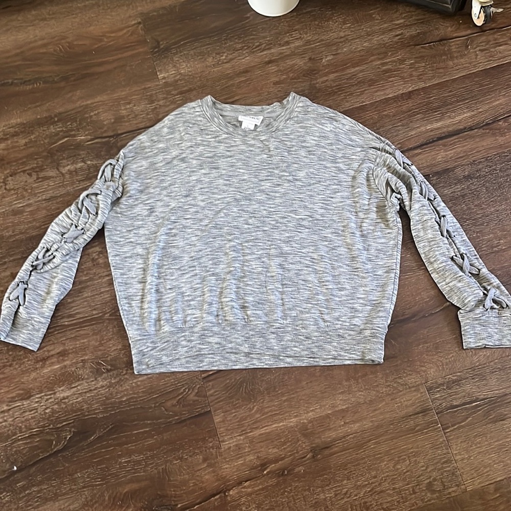 For the Republic long-sleeved gray crew neck Large EUC